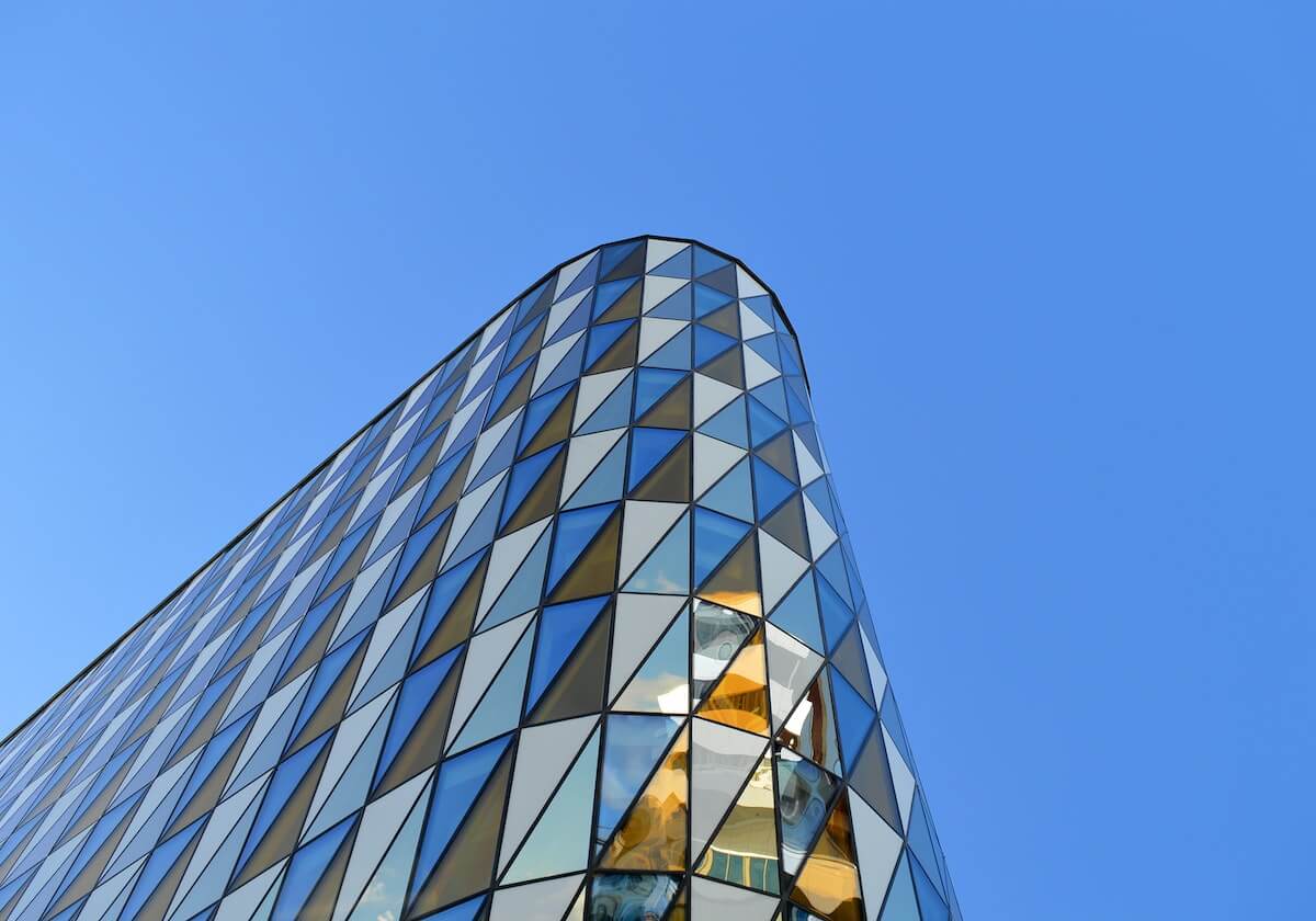 队长风范，曼联落后时B费利用肖疗伤时间来回指导大部分队友